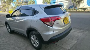 Honda Vezel 2015 Silver