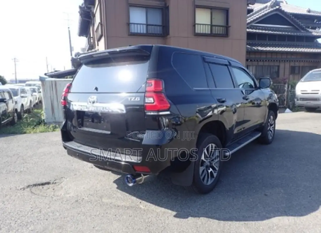 Toyota Land Cruiser Prado 2023 Matt Black