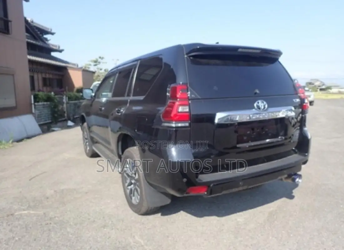 Toyota Land Cruiser Prado 2023 Matt Black