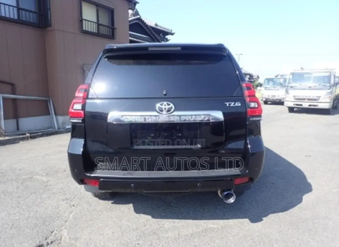 Toyota Land Cruiser Prado 2023 Matt Black