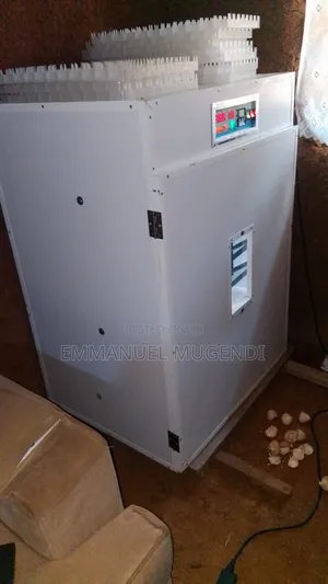 Incubator 1056 Egg Capacity