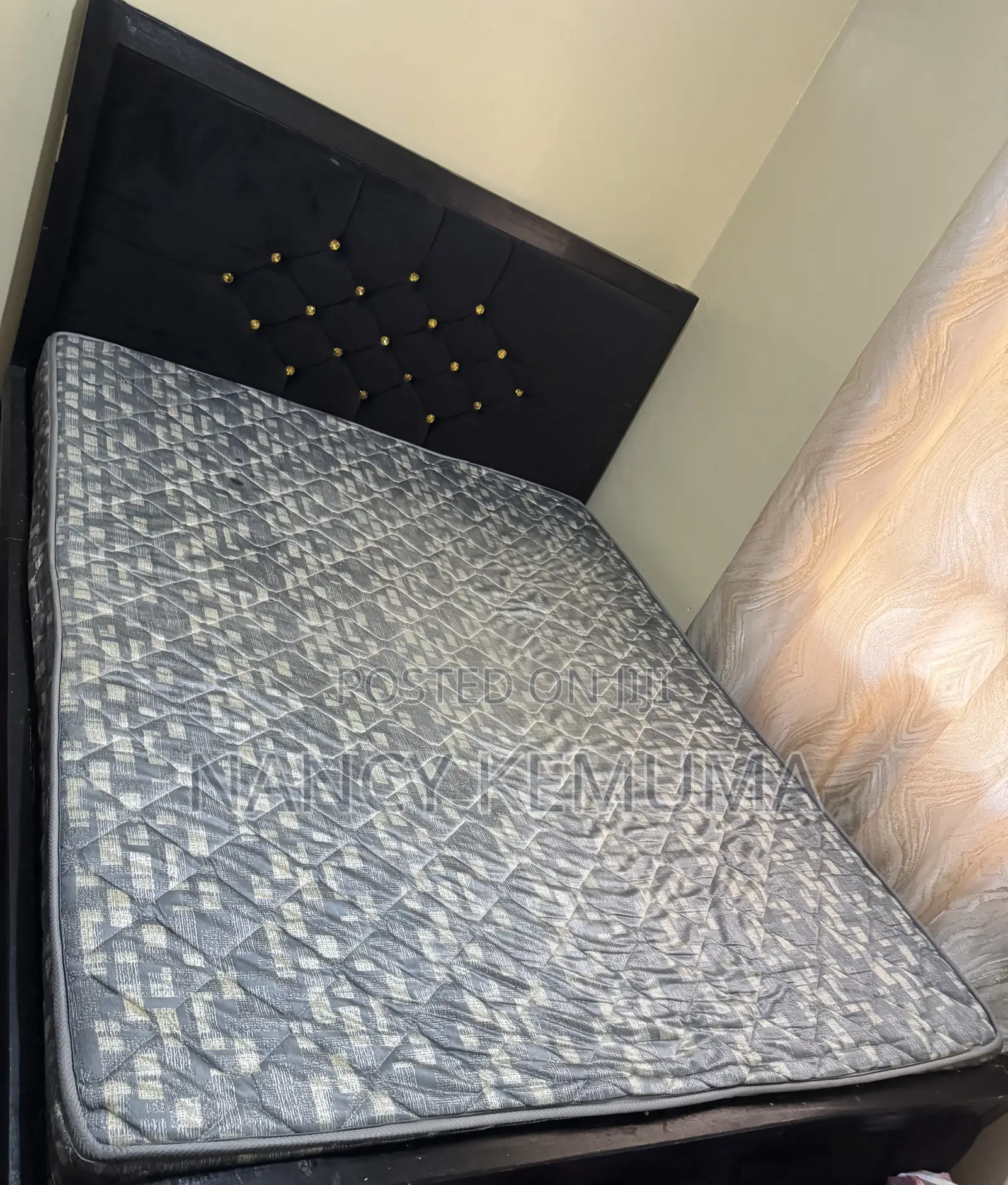 A Second Hand Mocket Bed
