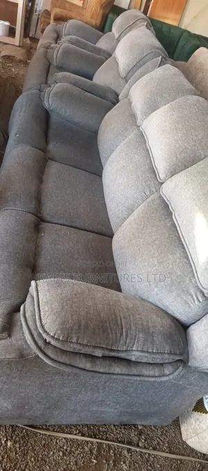 Semi Recliner