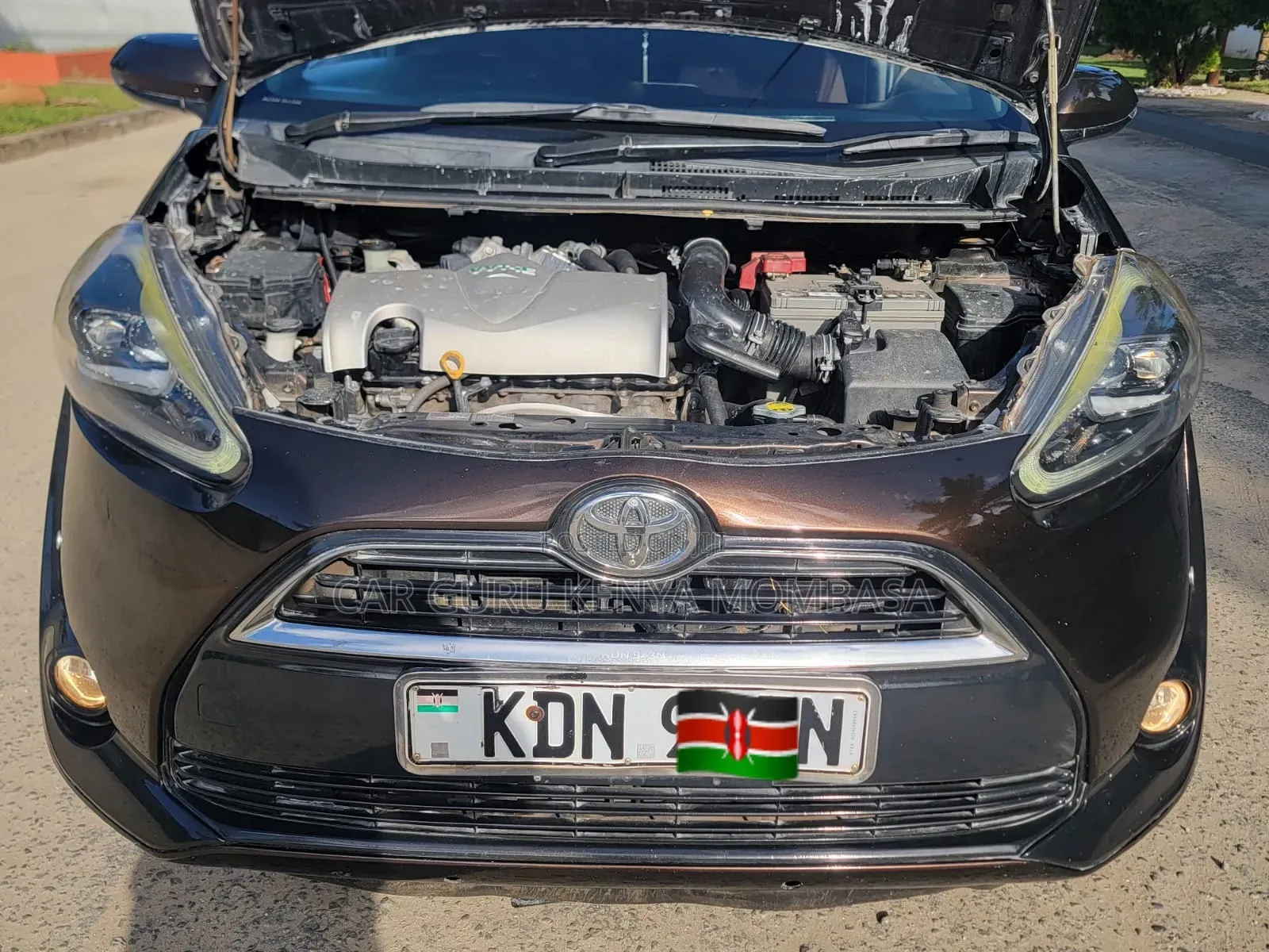 Toyota Sienta 2016 Brown