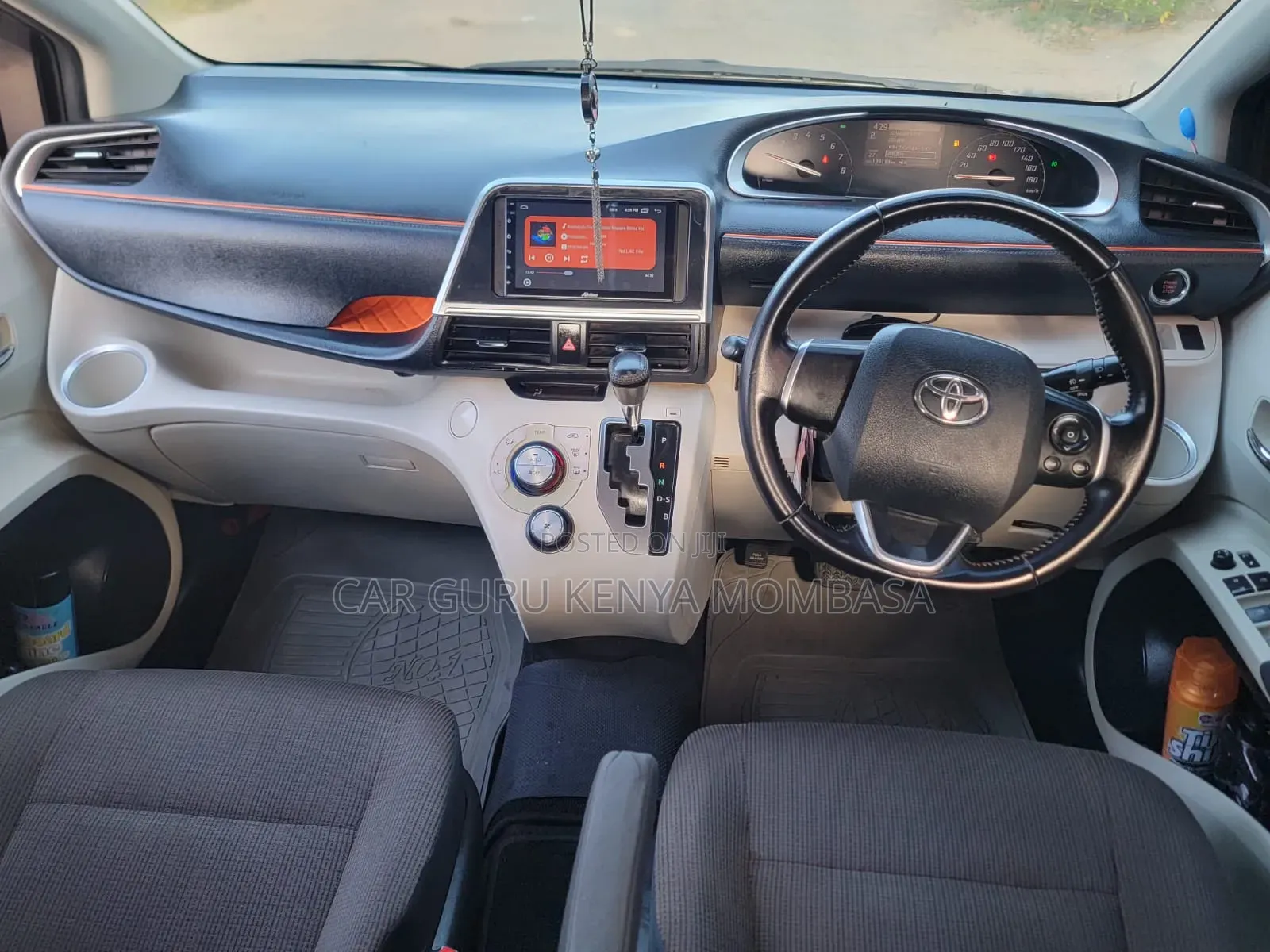 Toyota Sienta 2016 Brown