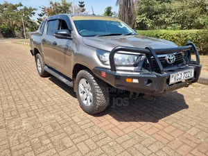 Toyota Hilux 2017 Gold
