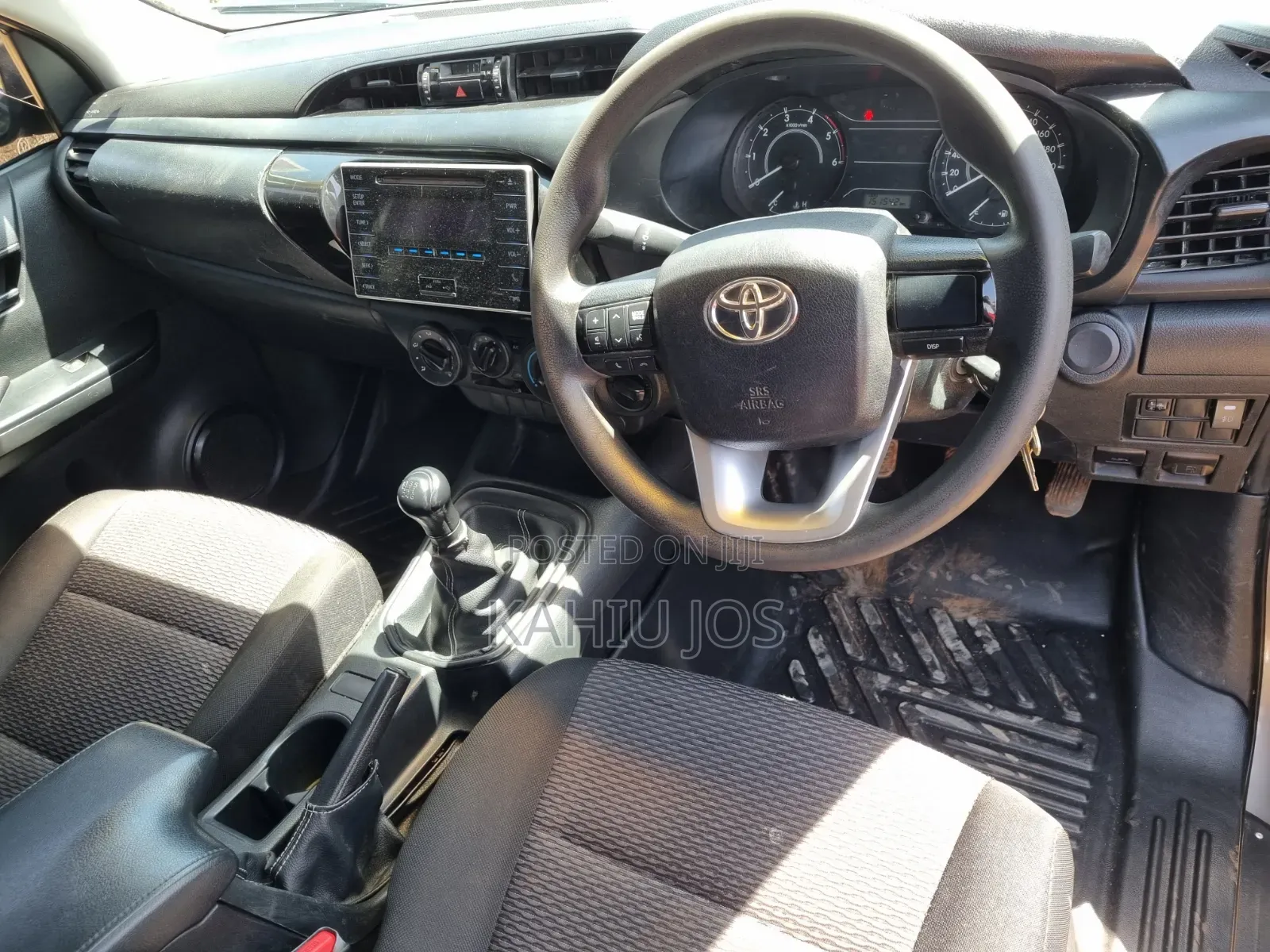 Toyota Hilux 2017 Gold