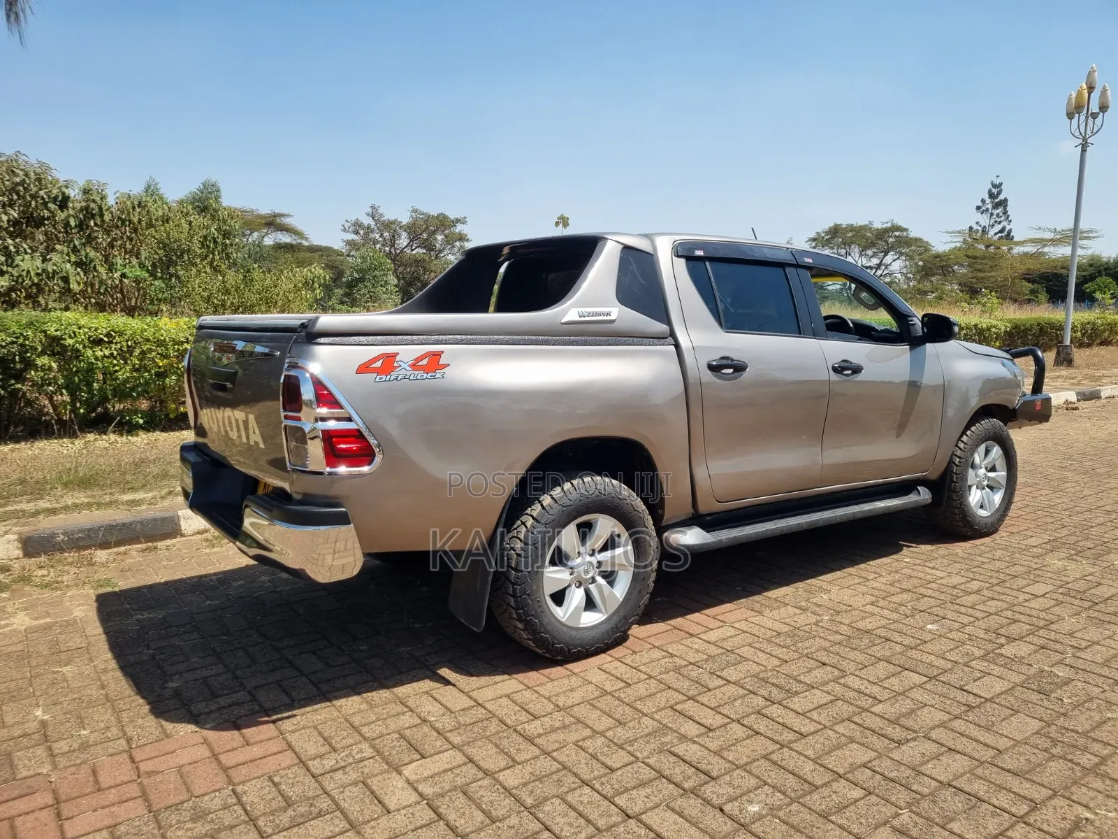 Toyota Hilux 2017 Gold