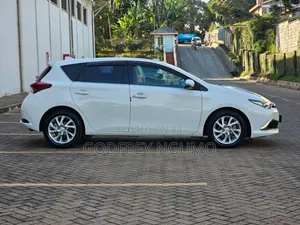 Toyota Auris 2016 White