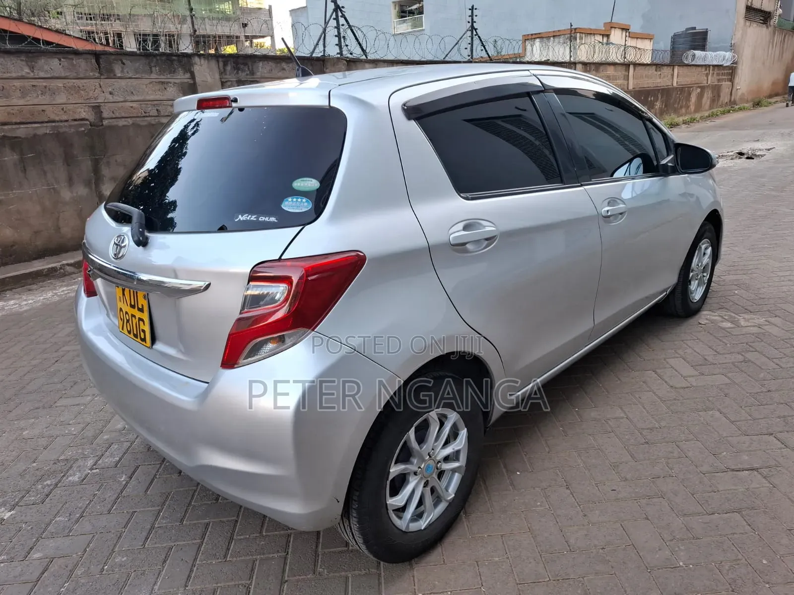 Toyota Vitz 2015 Silver
