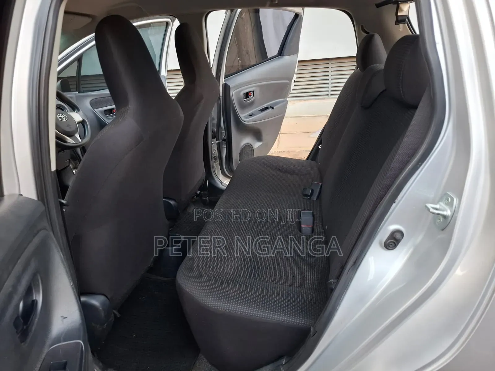 Toyota Vitz 2015 Silver