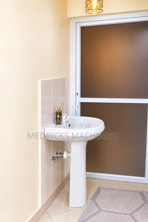 One Bedroom Airbnb in Shanzu Serena Next to Prideinn Paradise