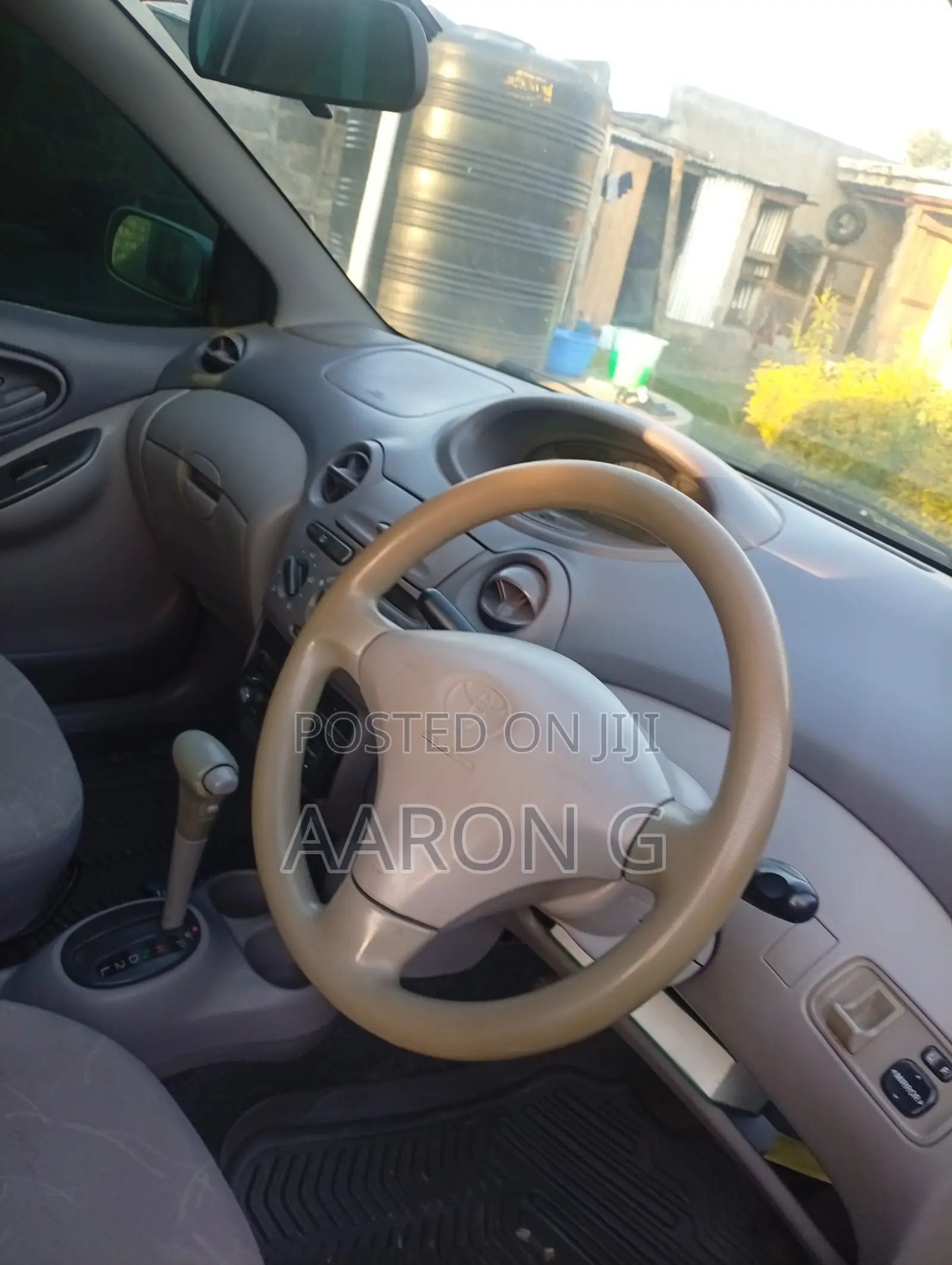 Toyota Platz 2000 Silver