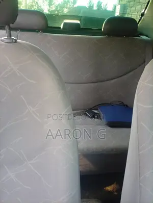 Toyota Platz 2000 Silver