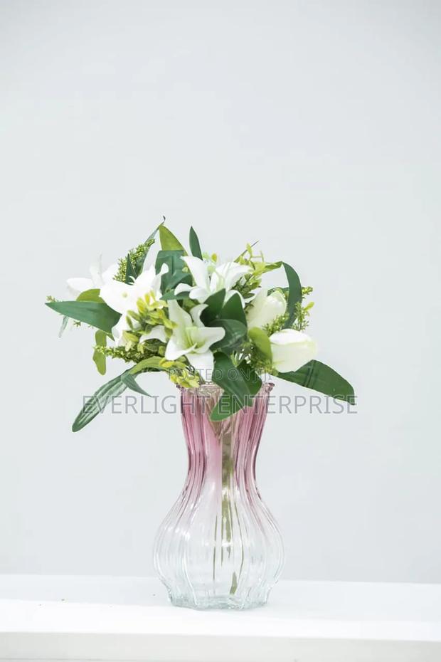 20cm Tall 800ml Glass Flower Vase