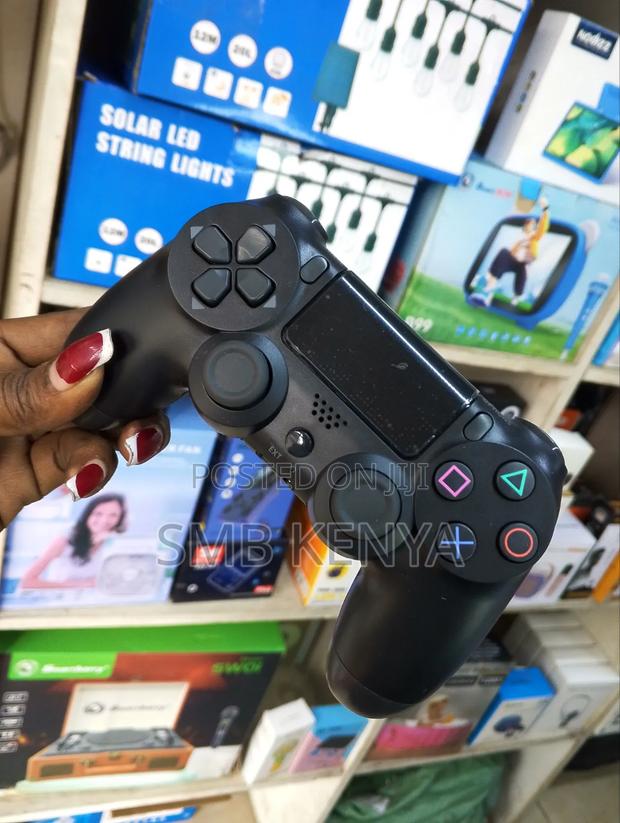 Ps4 Wireless Gaming Controller - thumbnail 2
