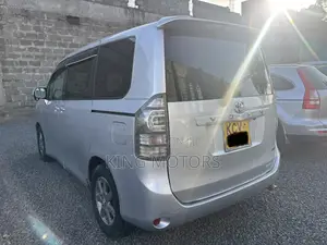 Toyota Voxy X 2WD 7-Seater 2012 Silver