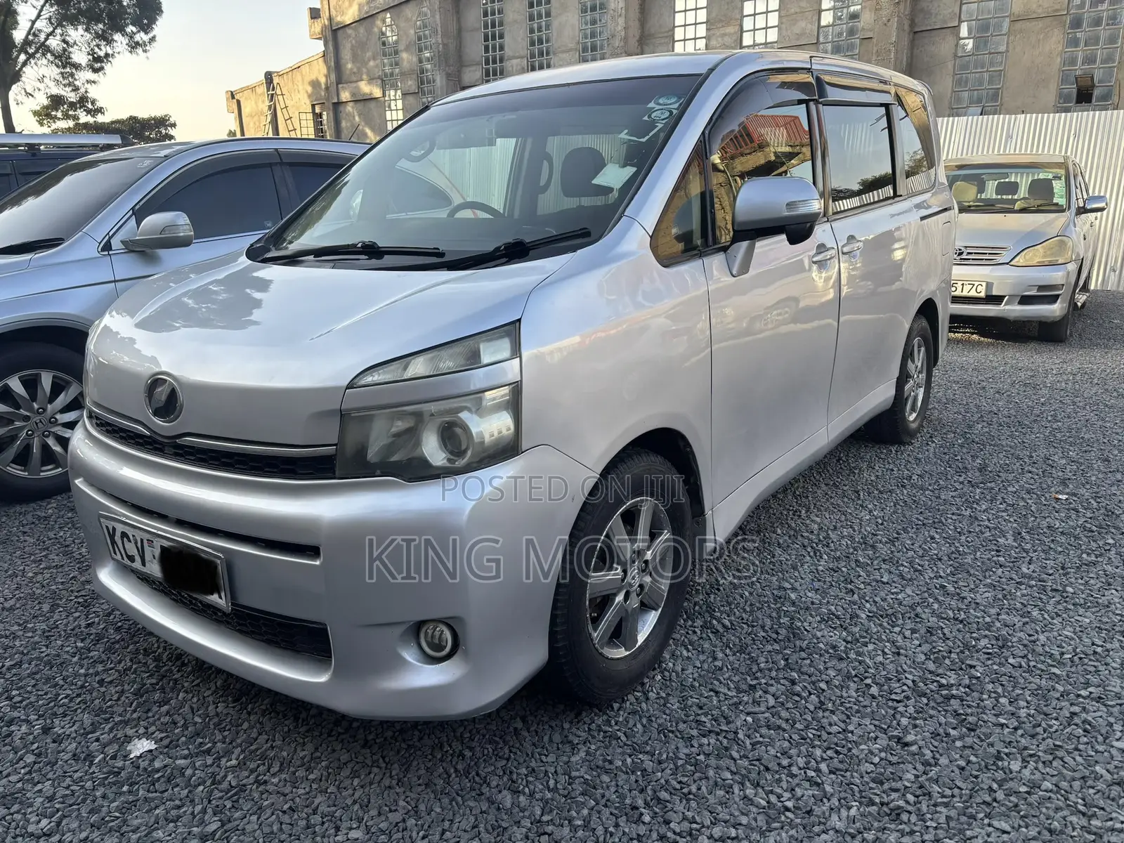 Toyota Voxy X 2WD 7-Seater 2012 Silver