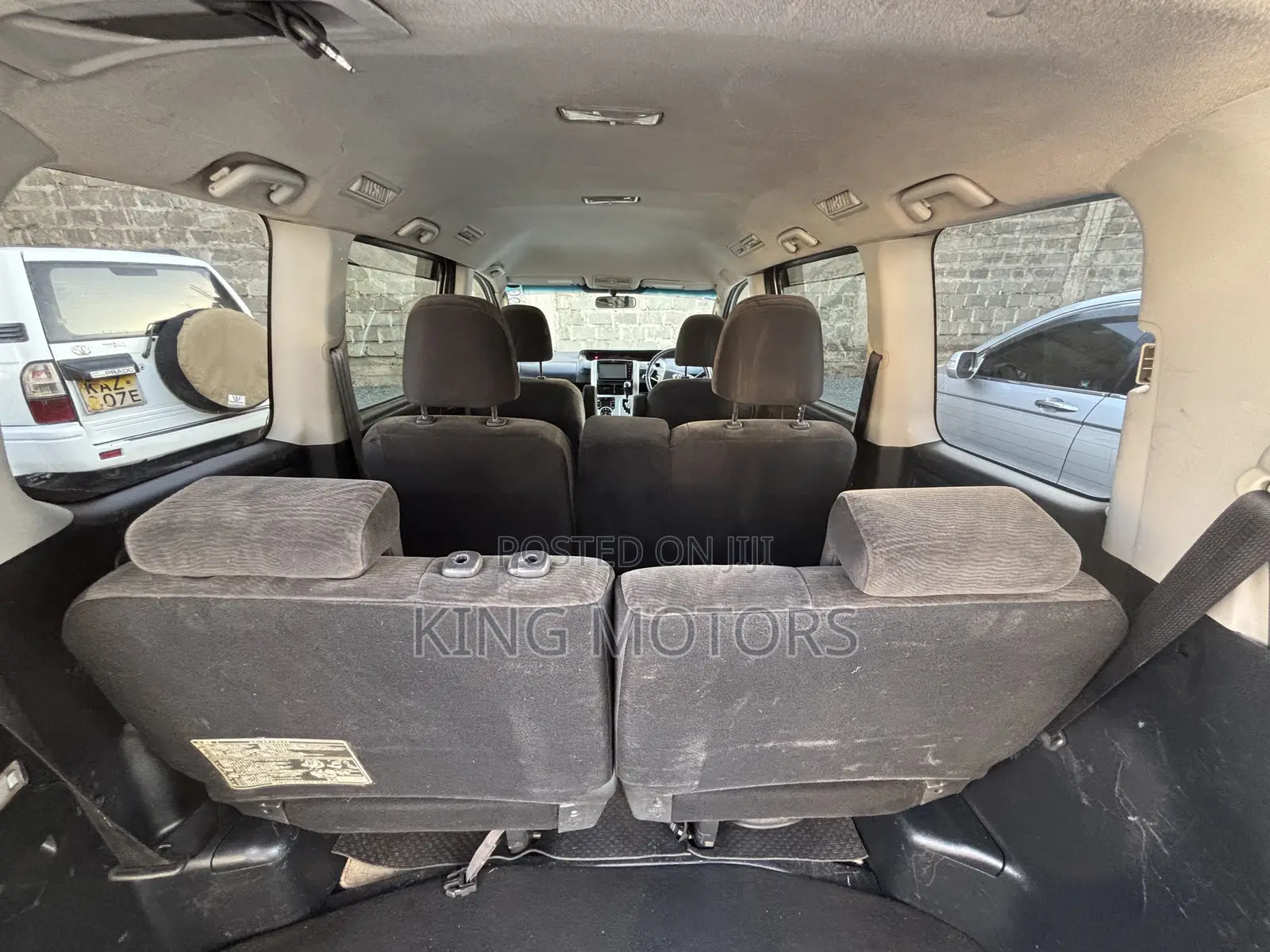 Toyota Voxy X 2WD 7-Seater 2012 Silver