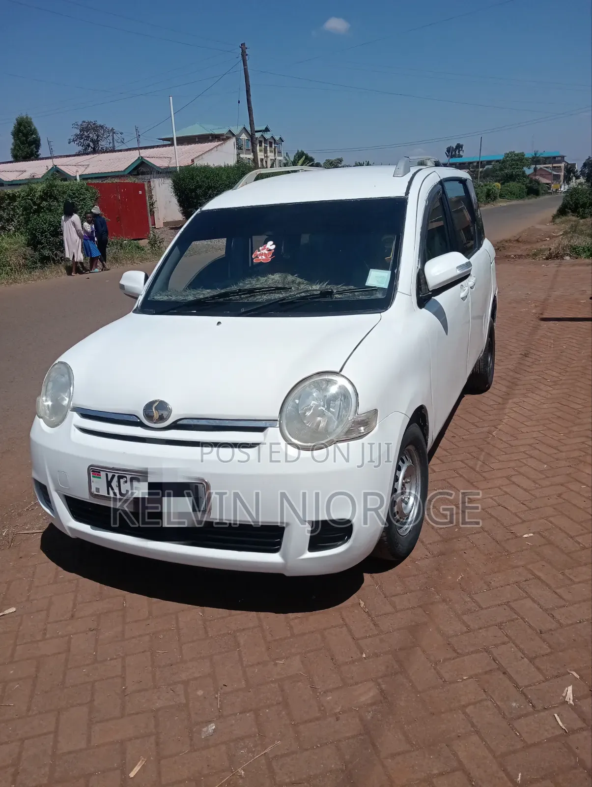 Toyota Sienta 2009 Pearl