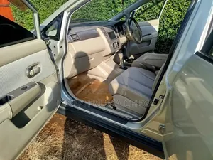 Nissan Tiida 2008 Gold