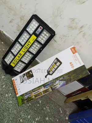 400W Solar Flood Light – Bright & Energy Efficient