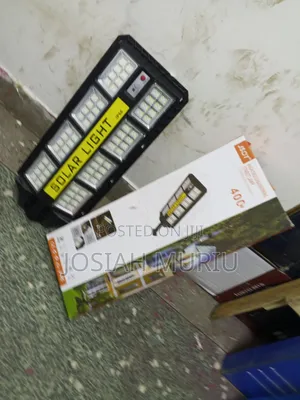 400W Solar Flood Light – Bright & Energy Efficient