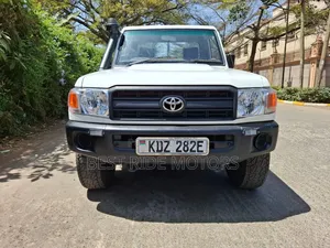 Toyota Land Cruiser 79 Series 2013 White