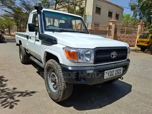 Toyota Land Cruiser 79 Series 2013 White