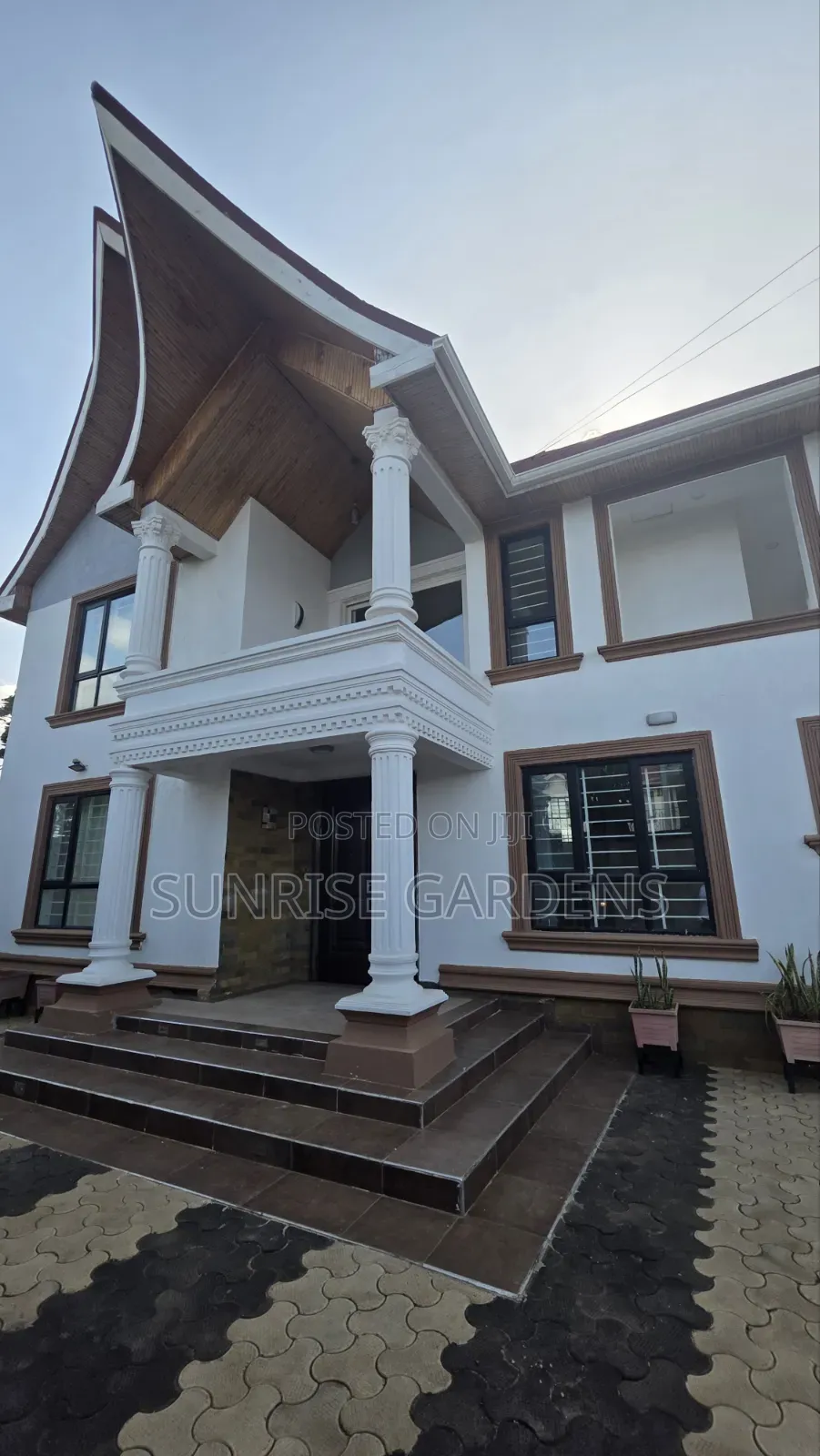 5bdrm Mansion in Kamakis for sale