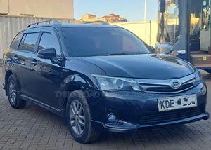 Toyota Corolla Fielder 2014