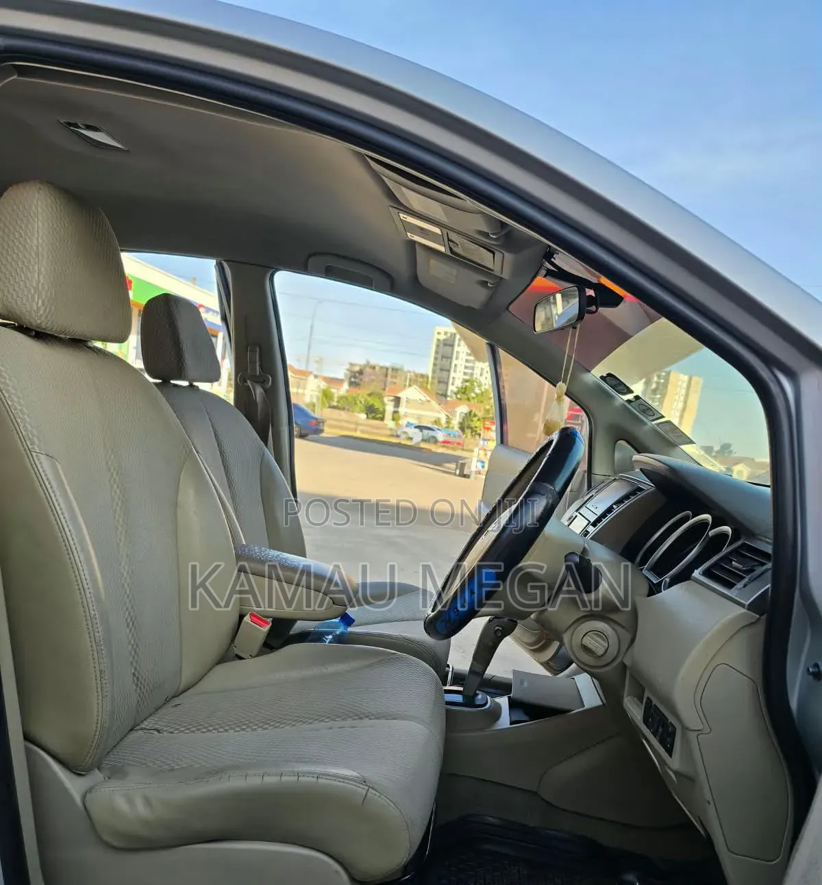 Nissan Tiida 2011 Silver