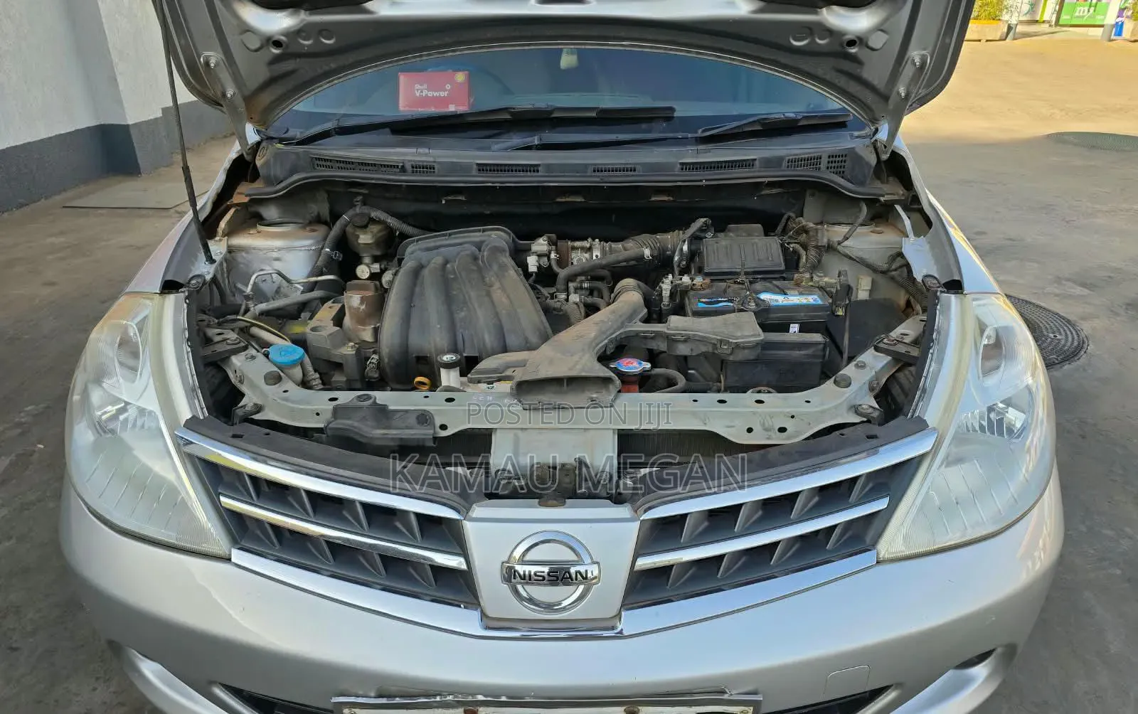 Nissan Tiida 2011 Silver