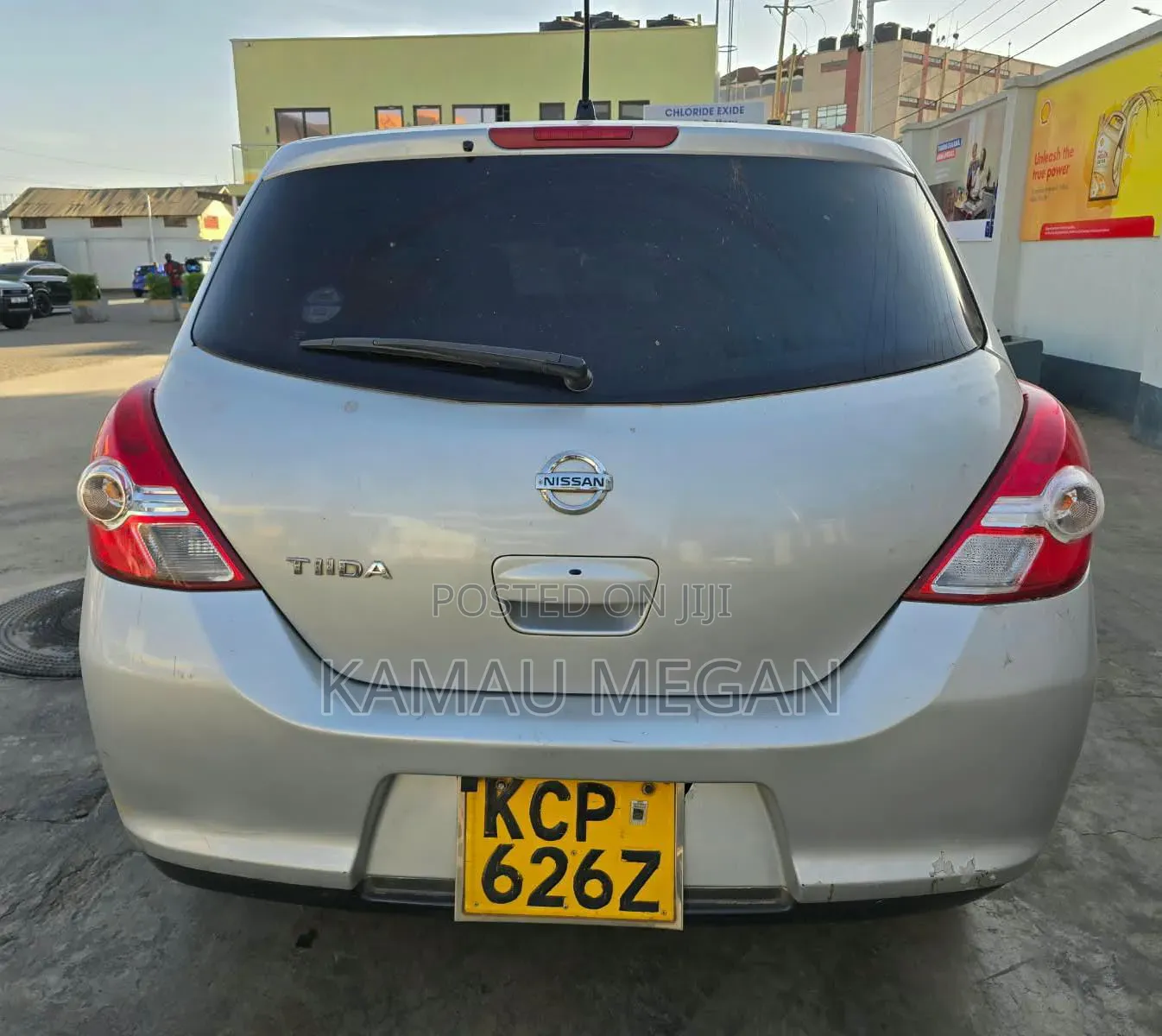 Nissan Tiida 2011 Silver