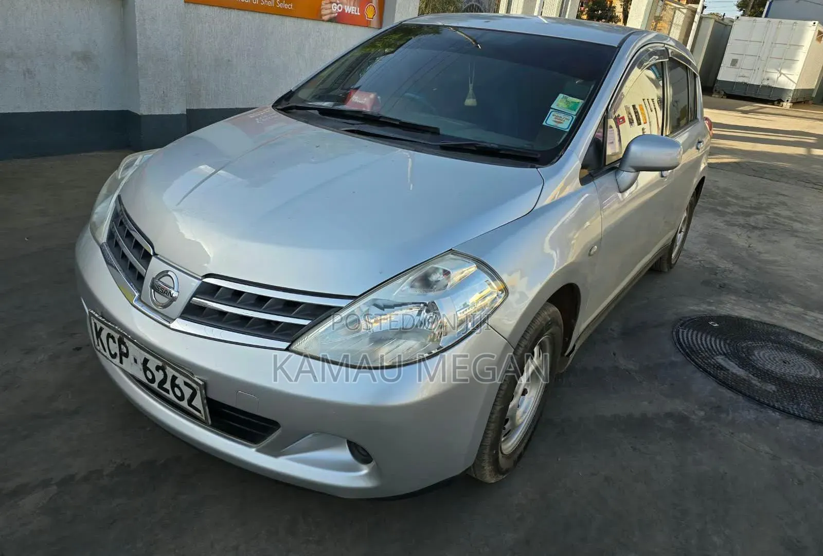Nissan Tiida 2011 Silver