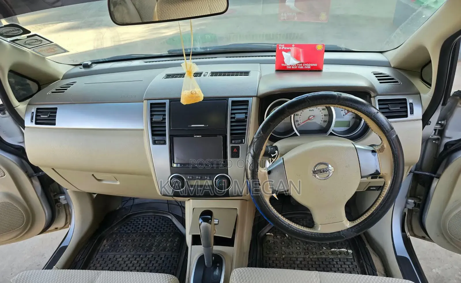 Nissan Tiida 2011 Silver