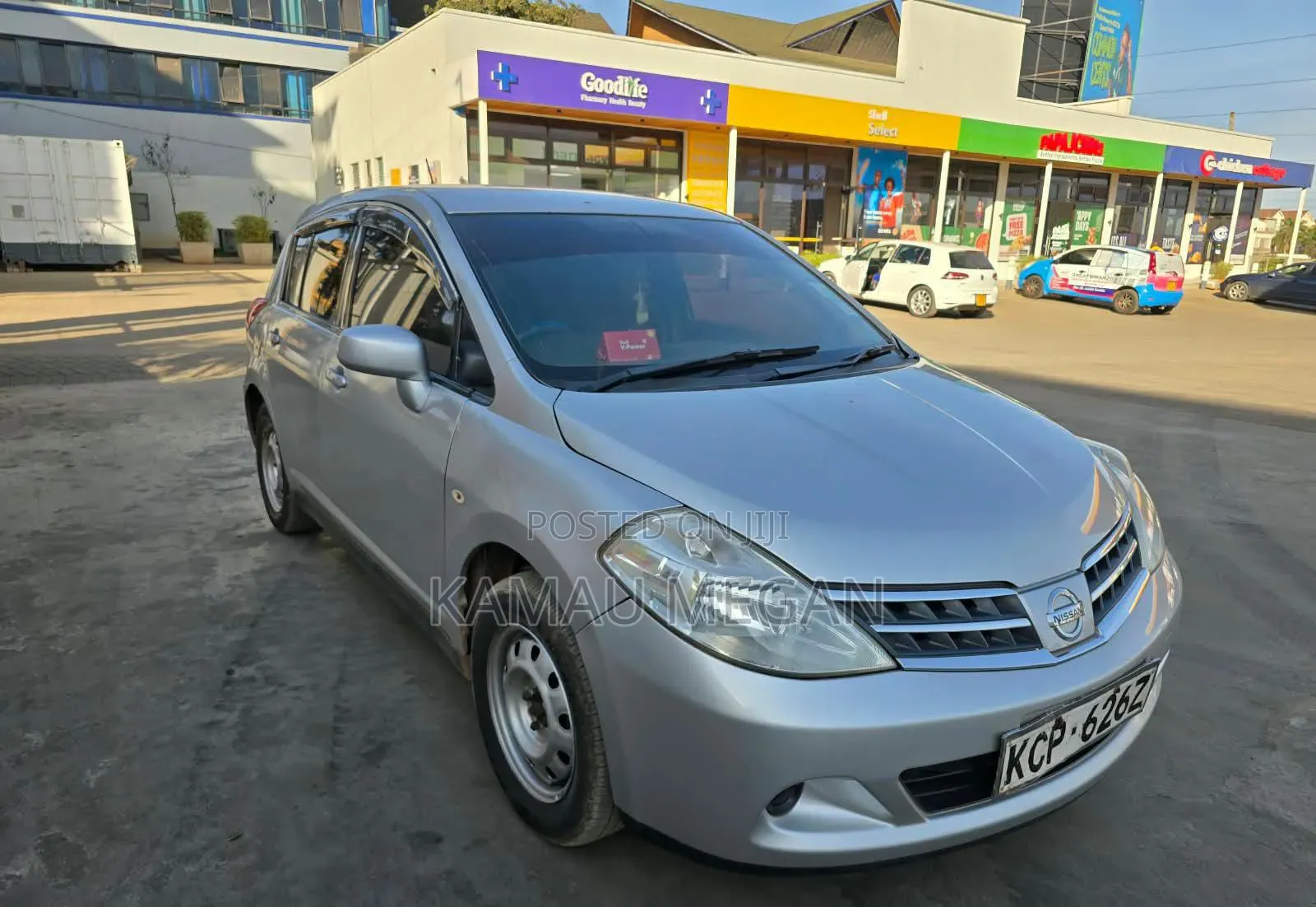 Nissan Tiida 2011 Silver