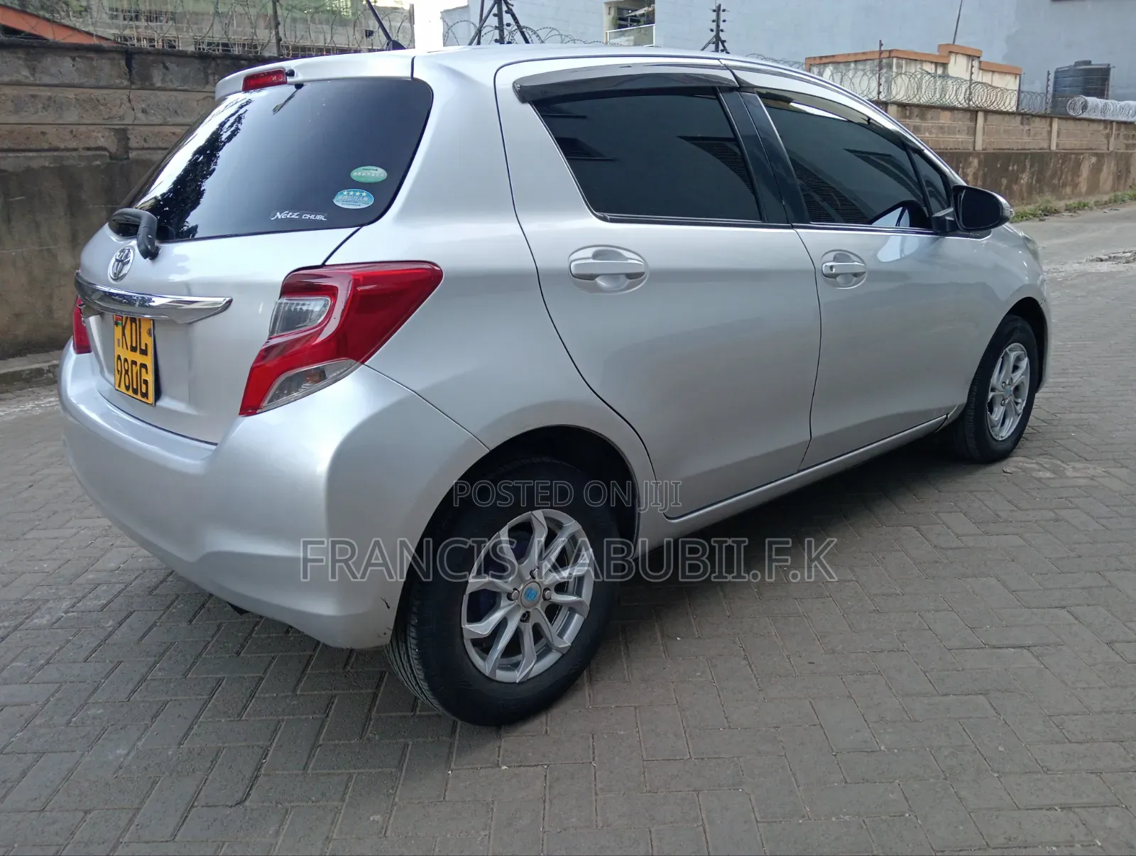 Toyota Vitz 2015 Silver