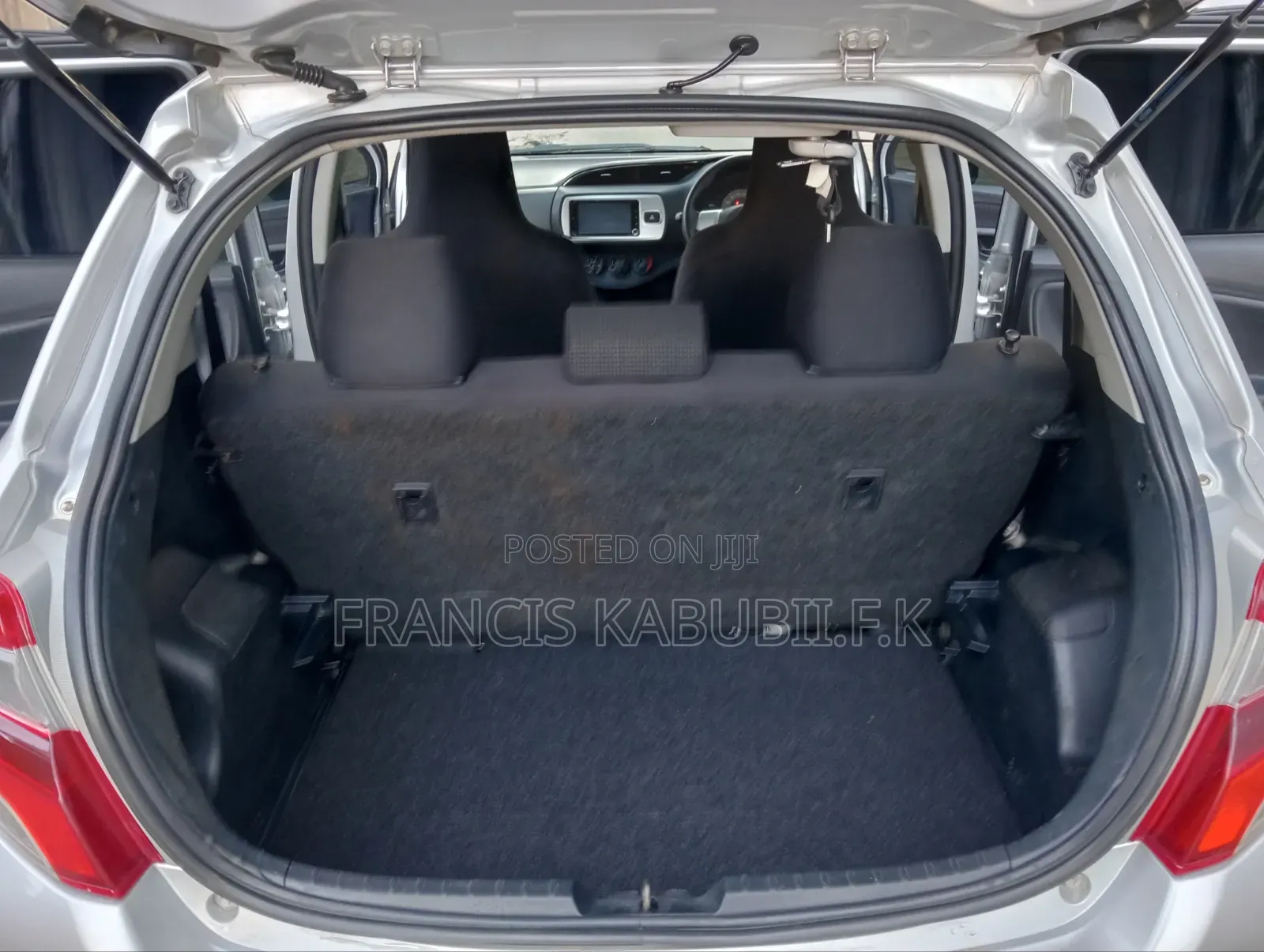 Toyota Vitz 2015 Silver