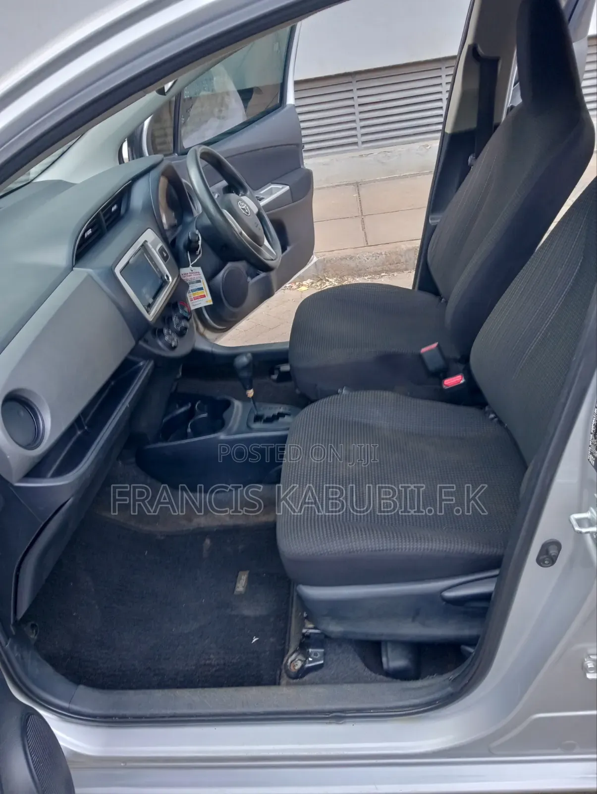 Toyota Vitz 2015 Silver
