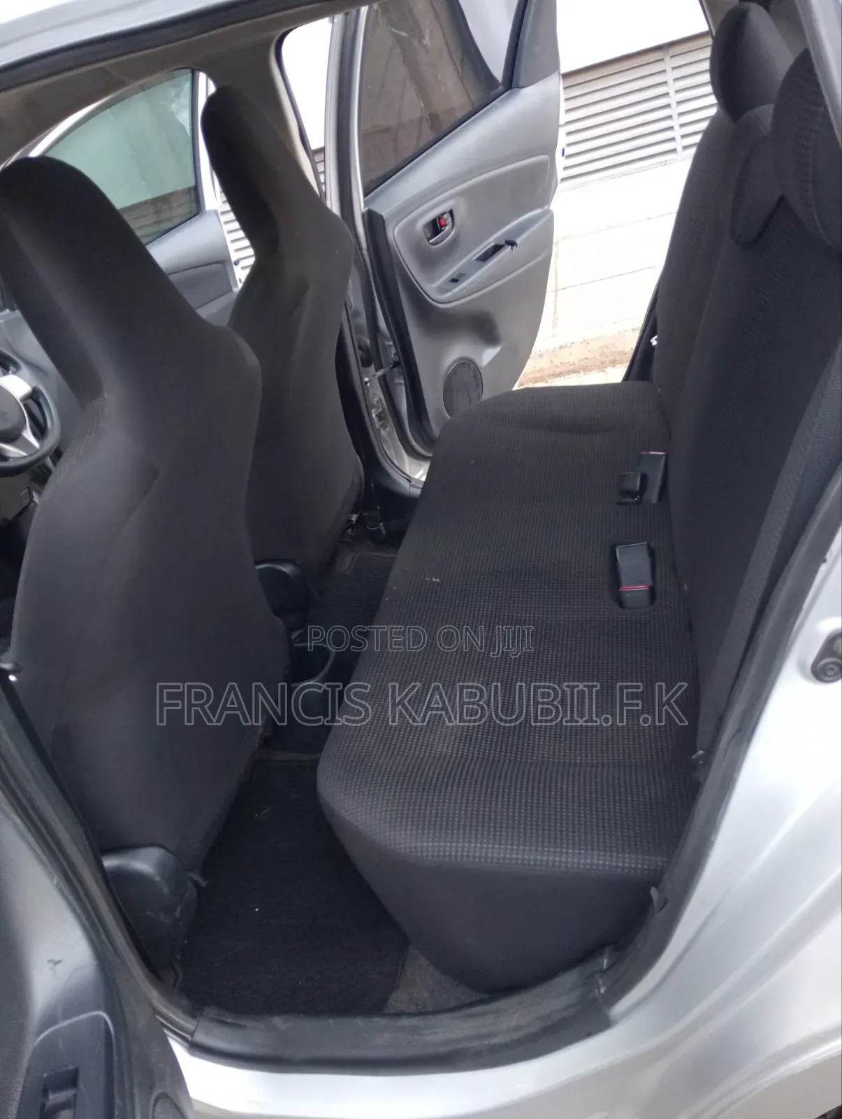 Toyota Vitz 2015 Silver