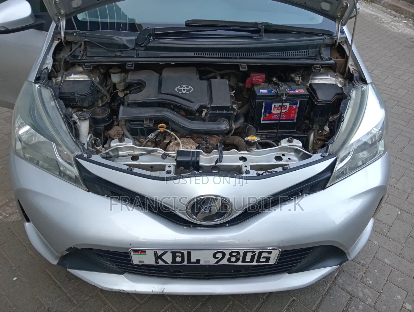 Toyota Vitz 2015 Silver