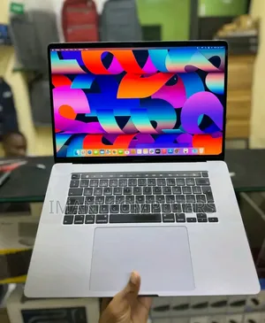 Laptop Apple MacBook Pro 2019 16GB Intel Core i7 SSD 256GB