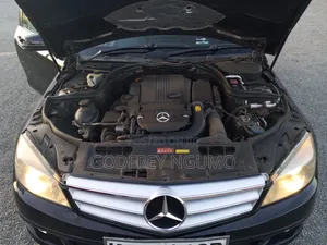 Mercedes-Benz C200 2010 Black