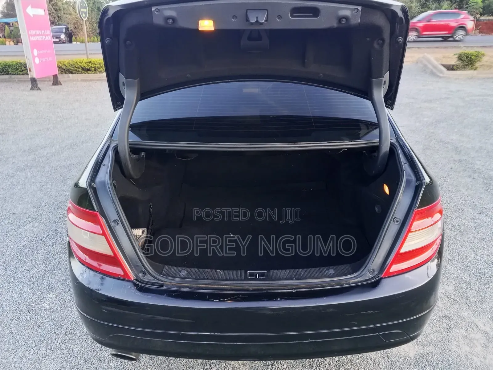 Mercedes-Benz C200 2010 Black