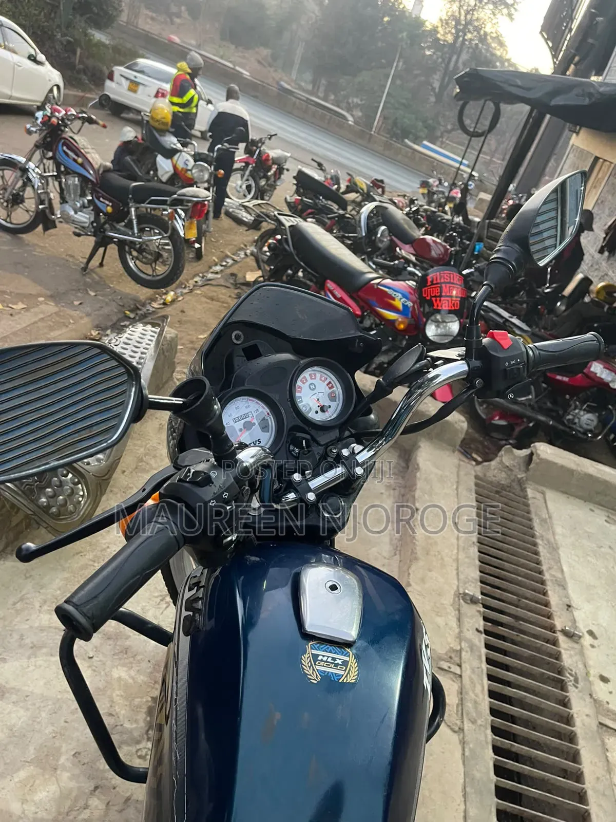 TVS HLX Plus ES 2025 Red