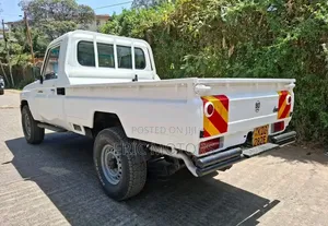 Toyota Land Cruiser 2013 White