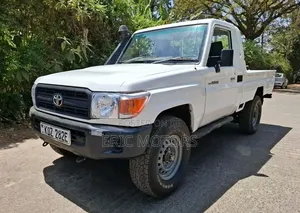 Toyota Land Cruiser 2013 White
