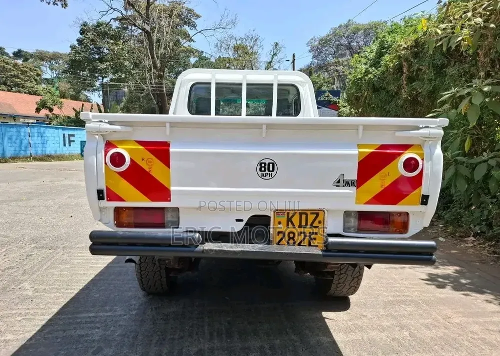 Toyota Land Cruiser 2013 White