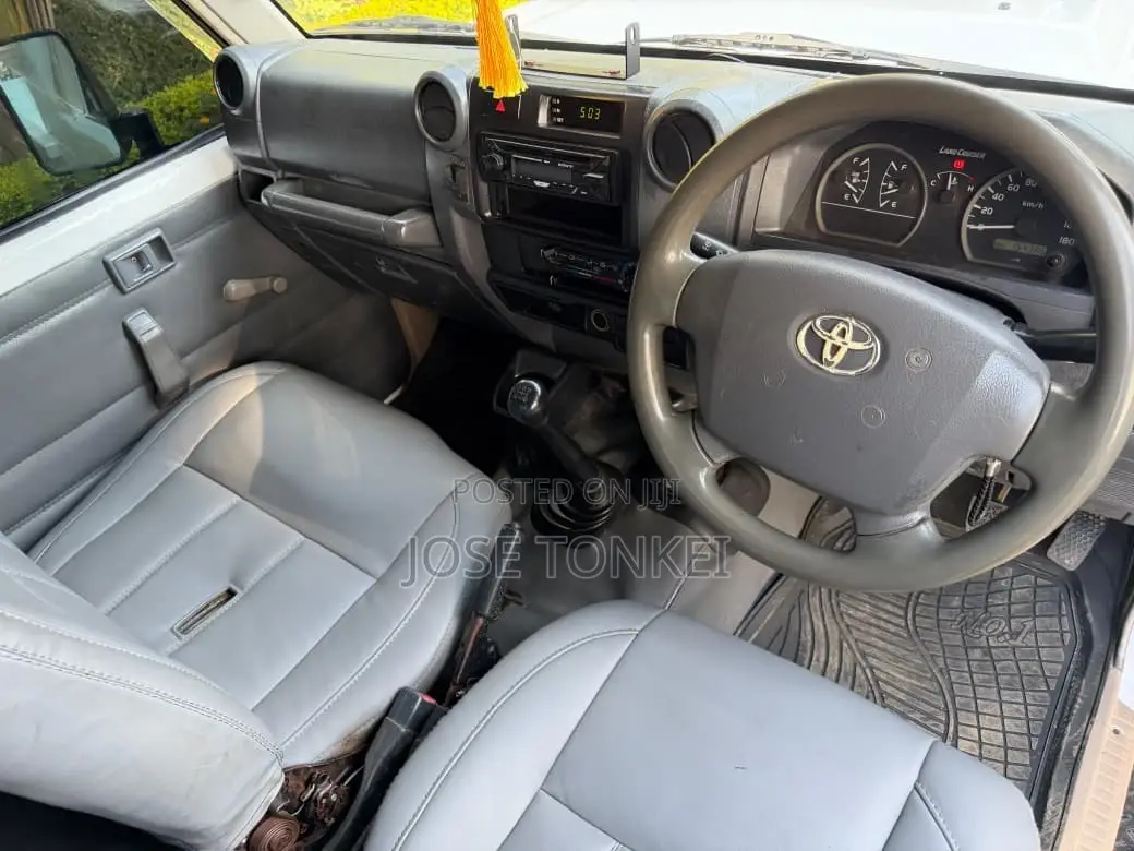 Toyota Land Cruiser 79 Series 2014 White